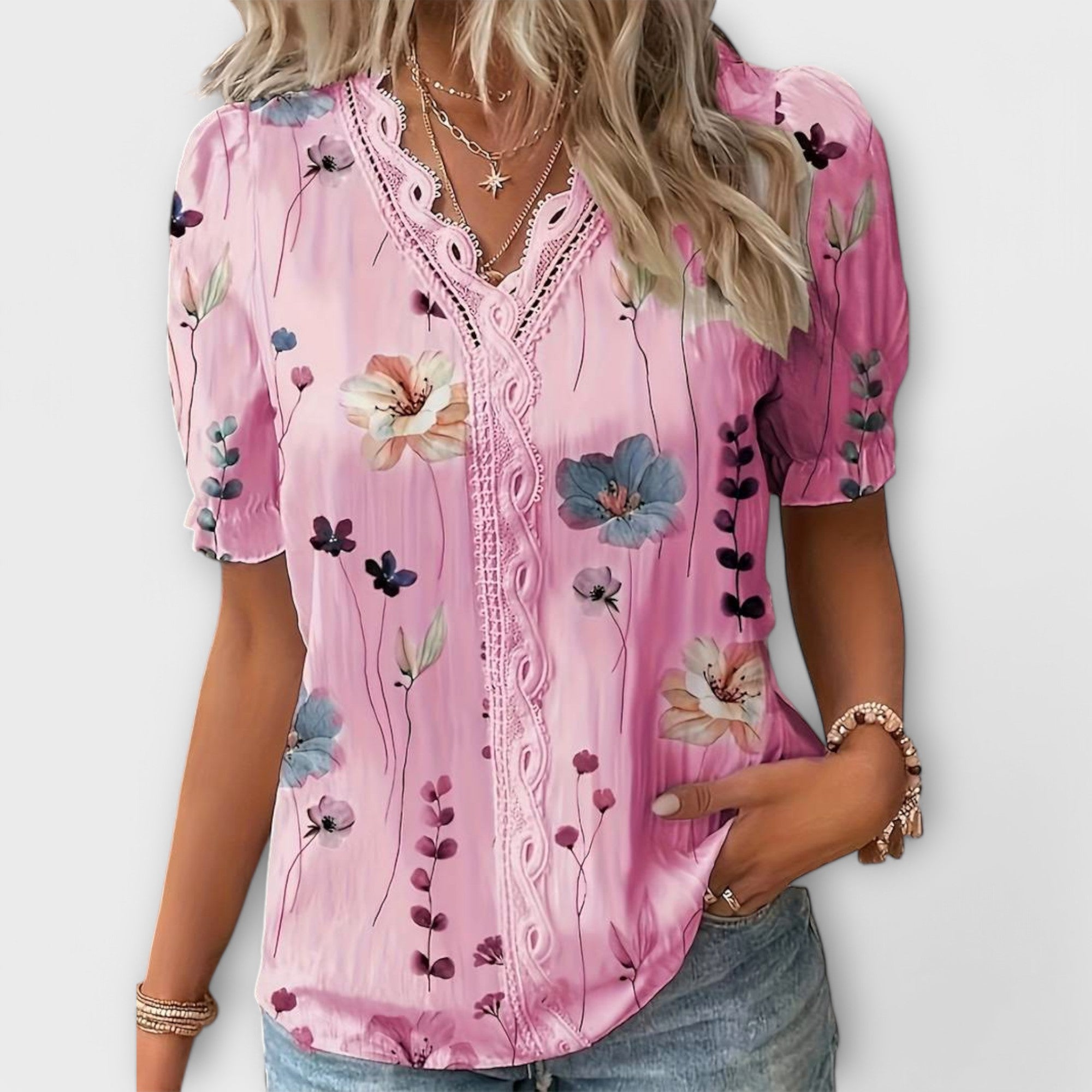 Emily - Moteriktig bluse med V-hals