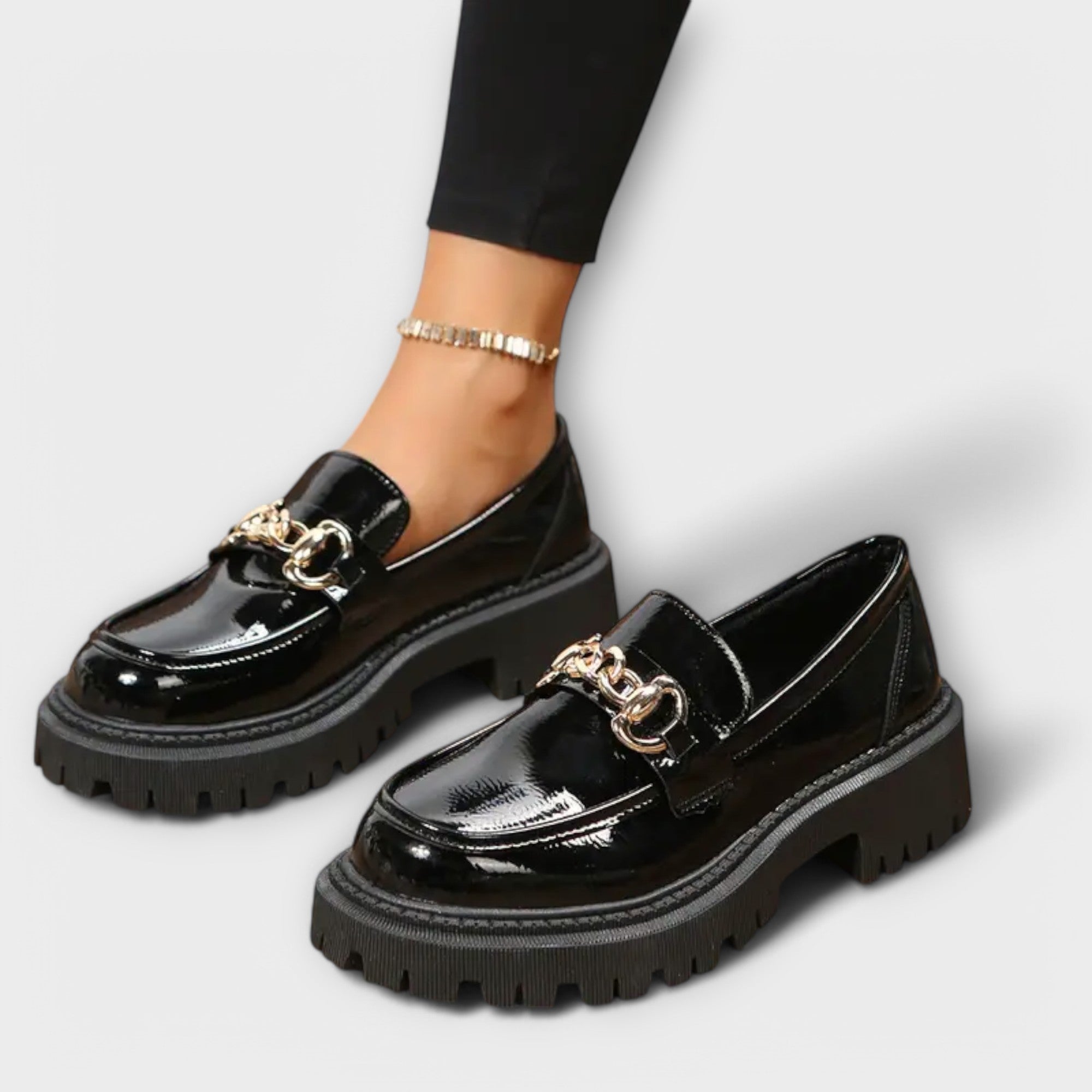 Trendy damesko med platå og spenne